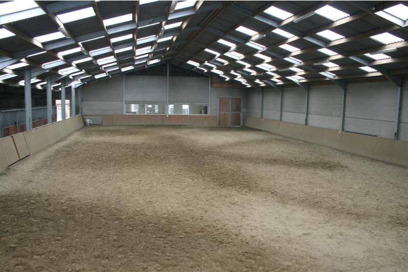 Woonboerderij met paardenaccommodatie op ca. 0,7ha te Poppel 