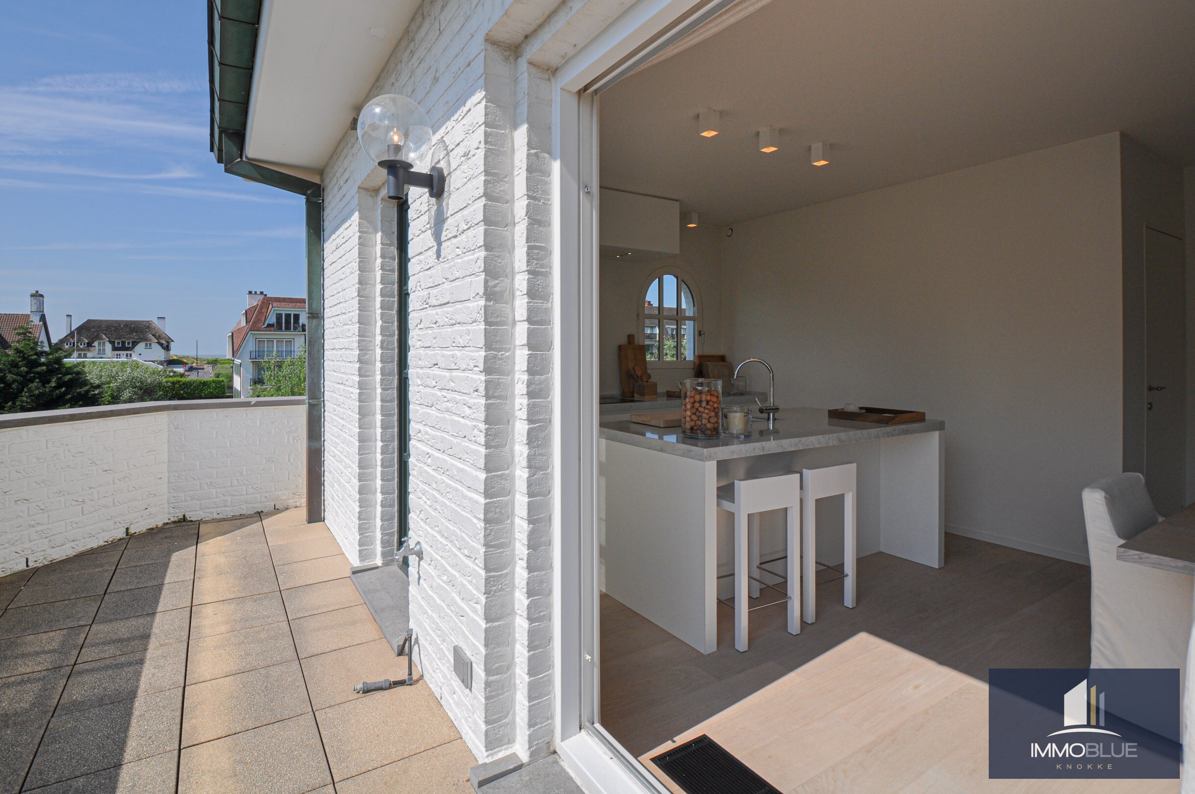 &quot;Sublime appartement d&#39;angle avec de spacieuses terrasses situ&#233; dans le prestigieux domaine Tennis Garden.&quot; 