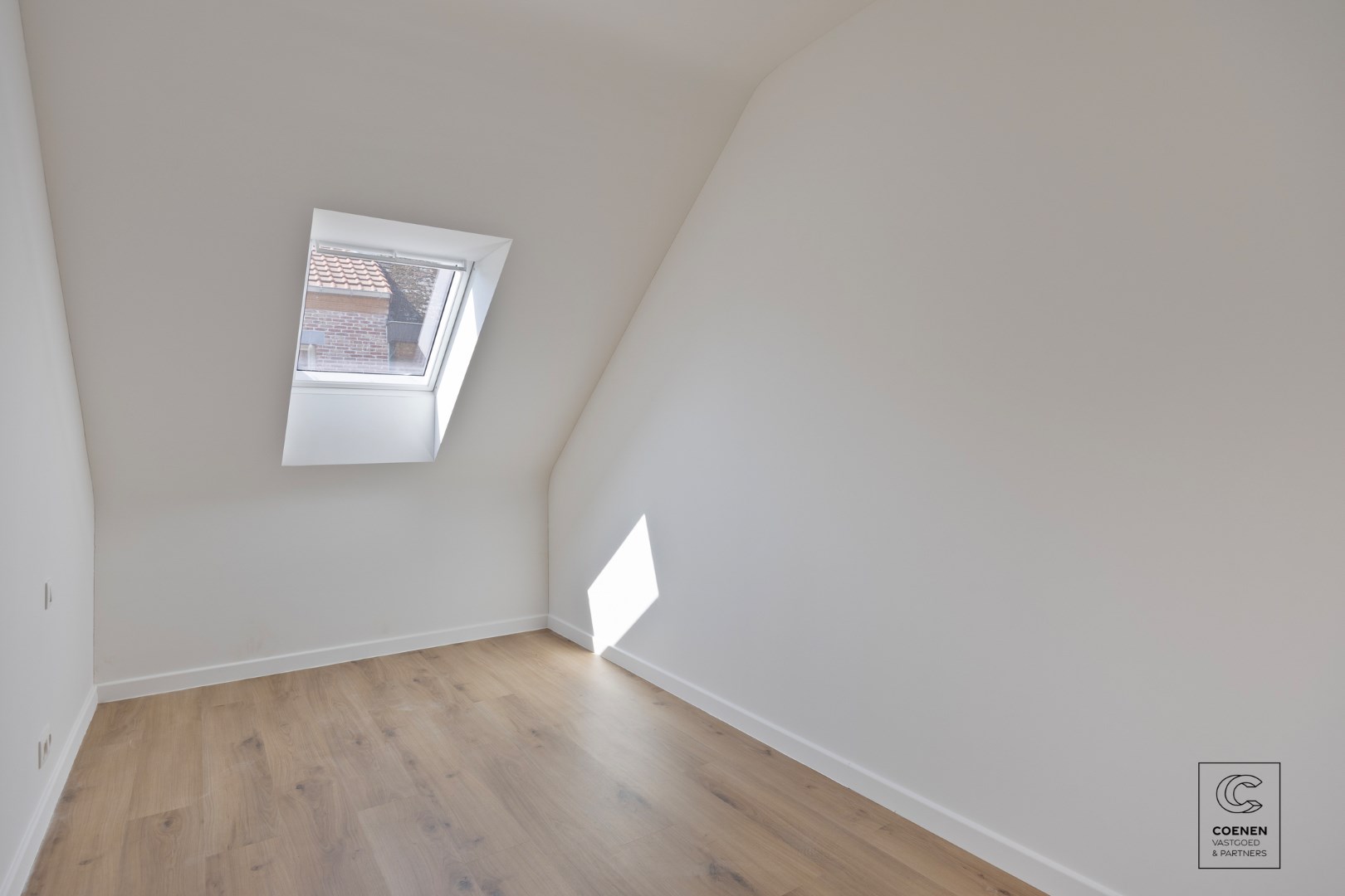 Prachtig, volledig gerenoveerde woning met 3 slaapkamers op een toplocatie te Turnhout! 