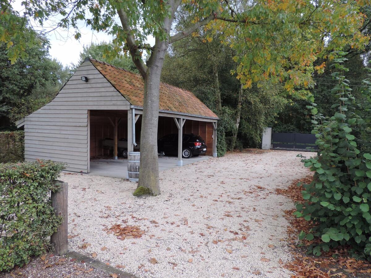 Charmant gerenoveerde hoeve met stallen en weiland op ca. 1,24ha te Zelem 