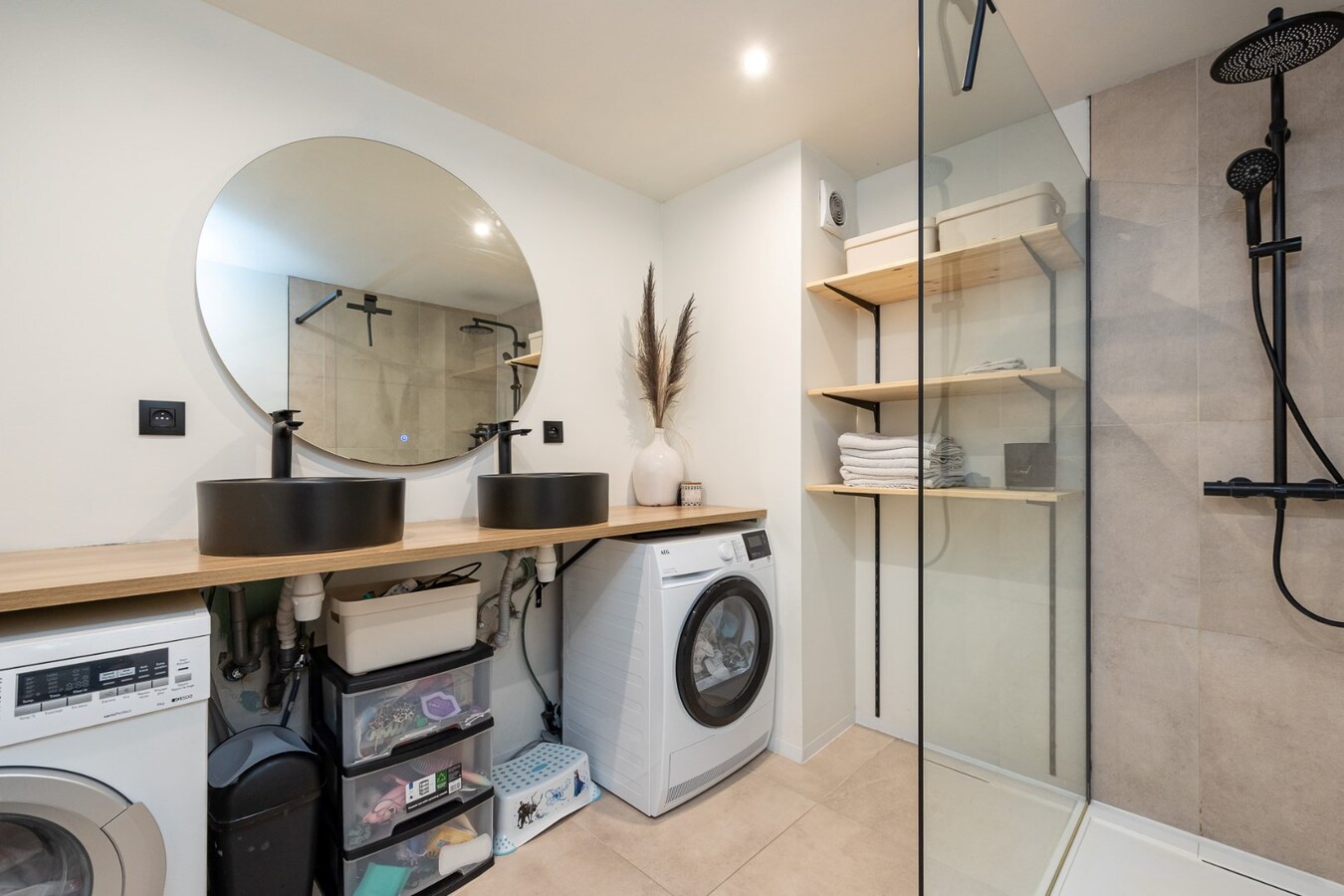Prachtige woning 243 m&#178; met 4 slaapkamers (met mogelijkheid tot kangoeroewoning) 