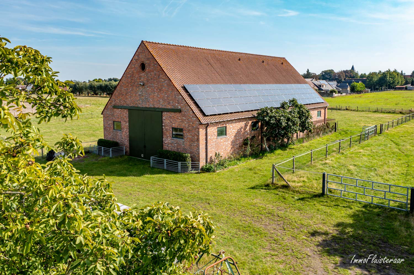 Landbouwwoning met stalling, loods en gronden op ca. 4,9 ha te Ichtegem 