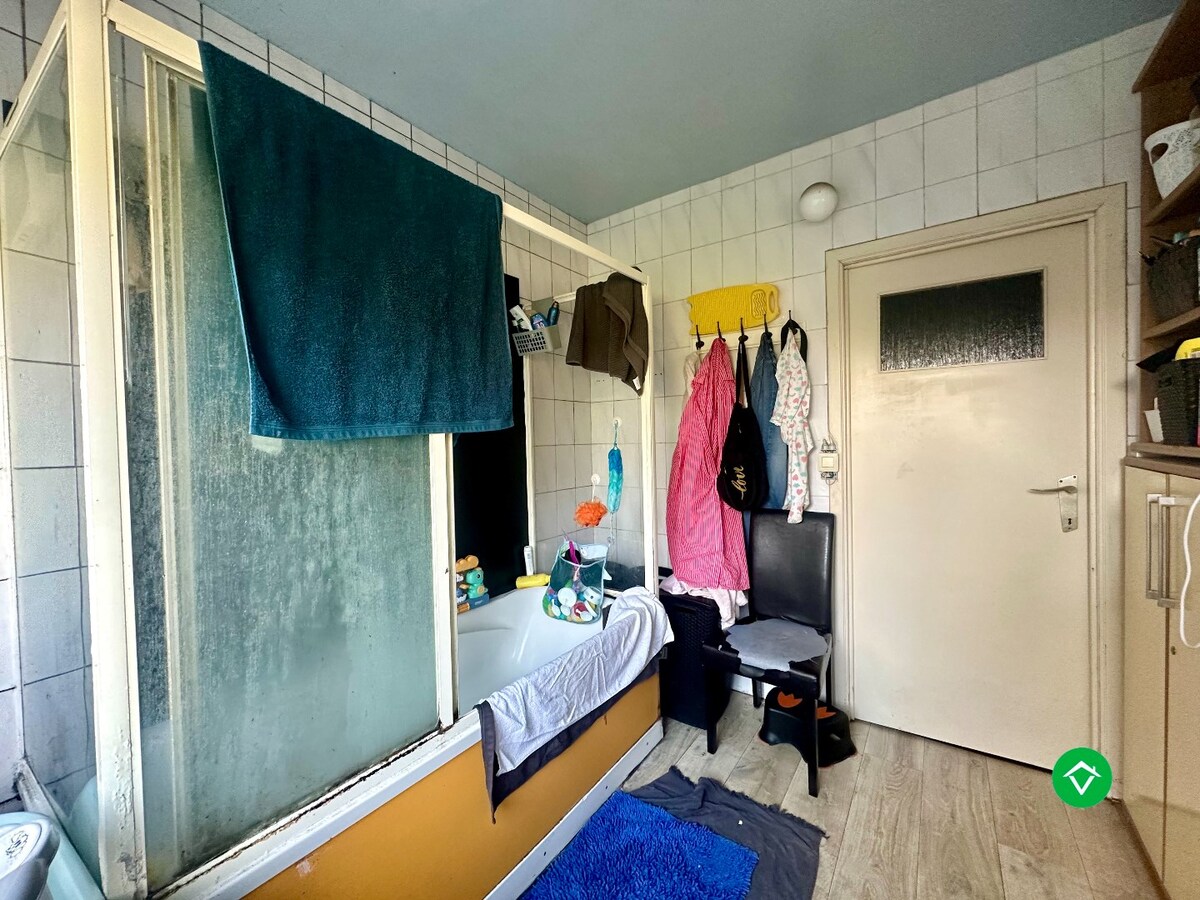 Ruime gezinswoning op perceel van 1126 m&#178;  - tal van mogelijkheden! 