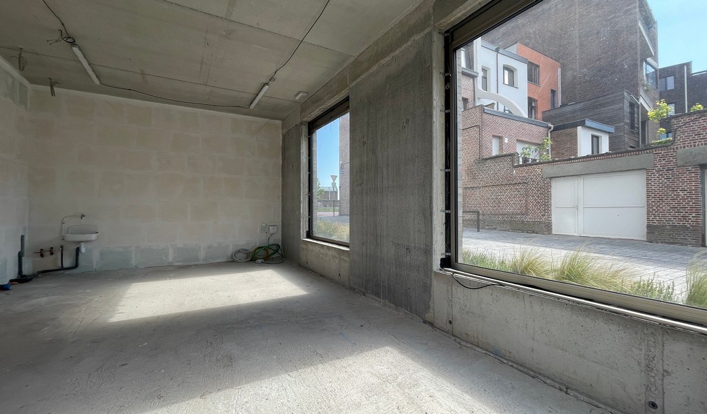 Nieuwbouw casco handelsruimte te koop in Tinelpark te Mechelen