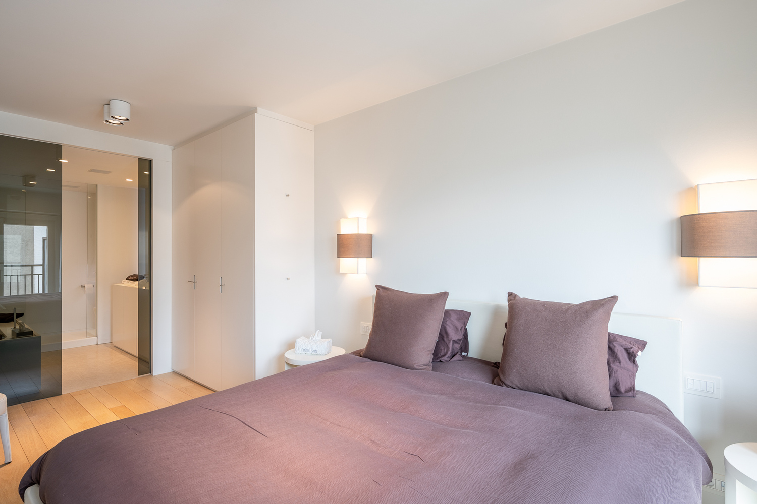 Appartement (largeur de fa&#231;ade de 8,6 m !) avec 3 chambres sur l&#39;exclusive Place Albert &#224; Knokke-Zoute. 