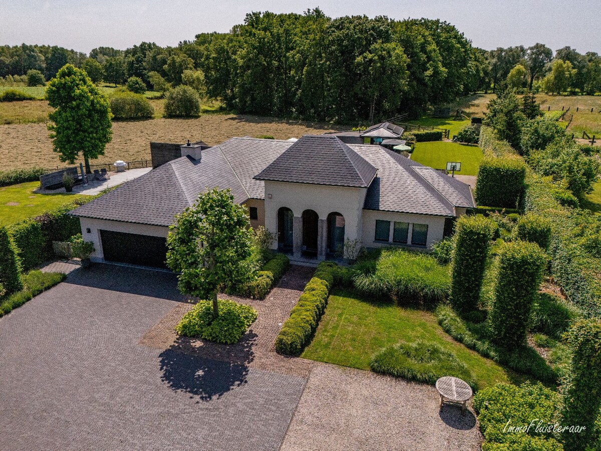 Villa met zwembad op ca. 2.155 m2 te Nijlen (Mogelijkheid tot aankoop aanpalende weide van ca. 5.251 m2, ideaal voor het houden van dieren) 