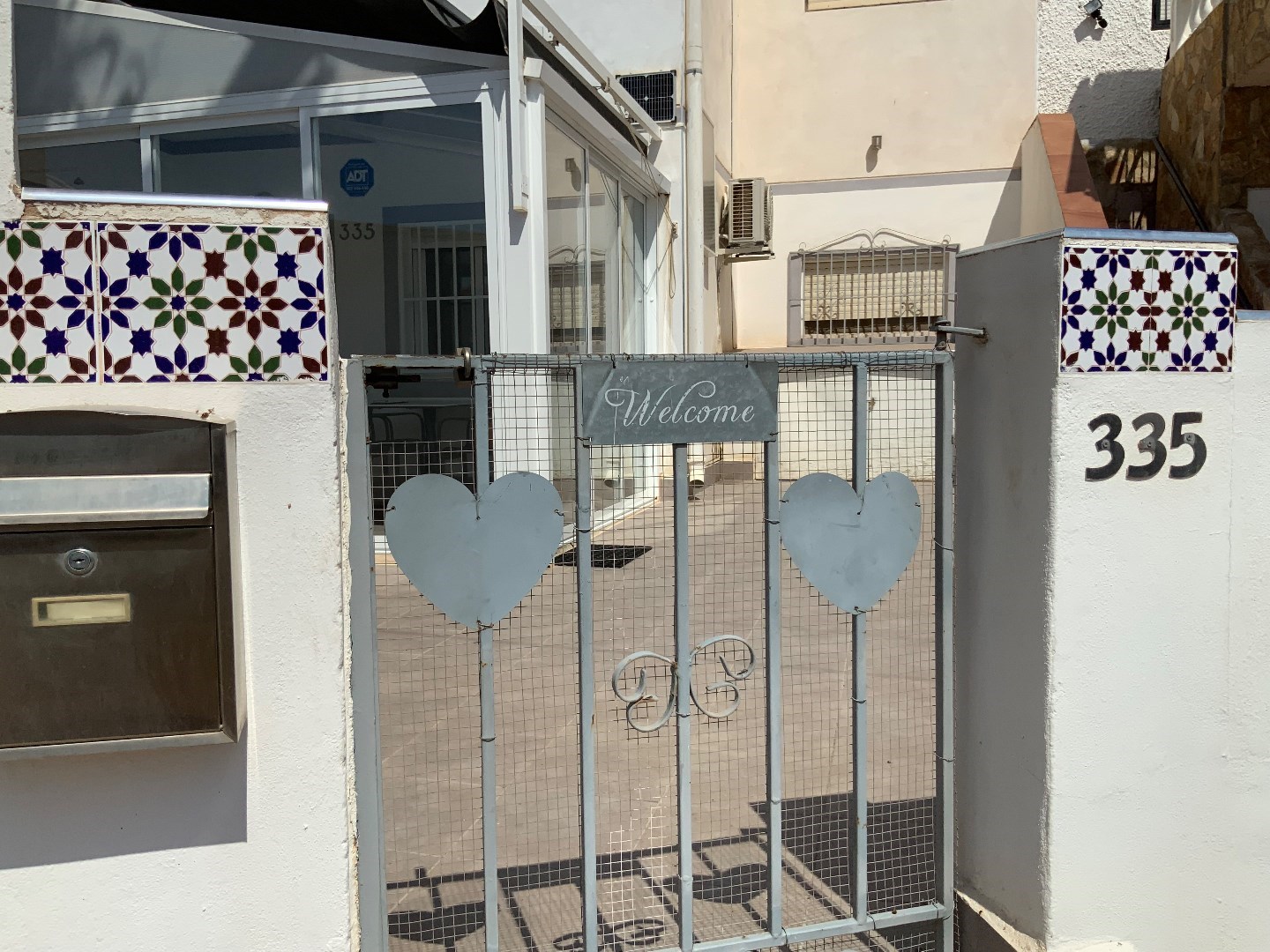 IDEALE INVESTERING volledig gemeubeld gelijkvloers appartement met 2 slaapkamers nabij de Zoutmeren in Torrevieja 