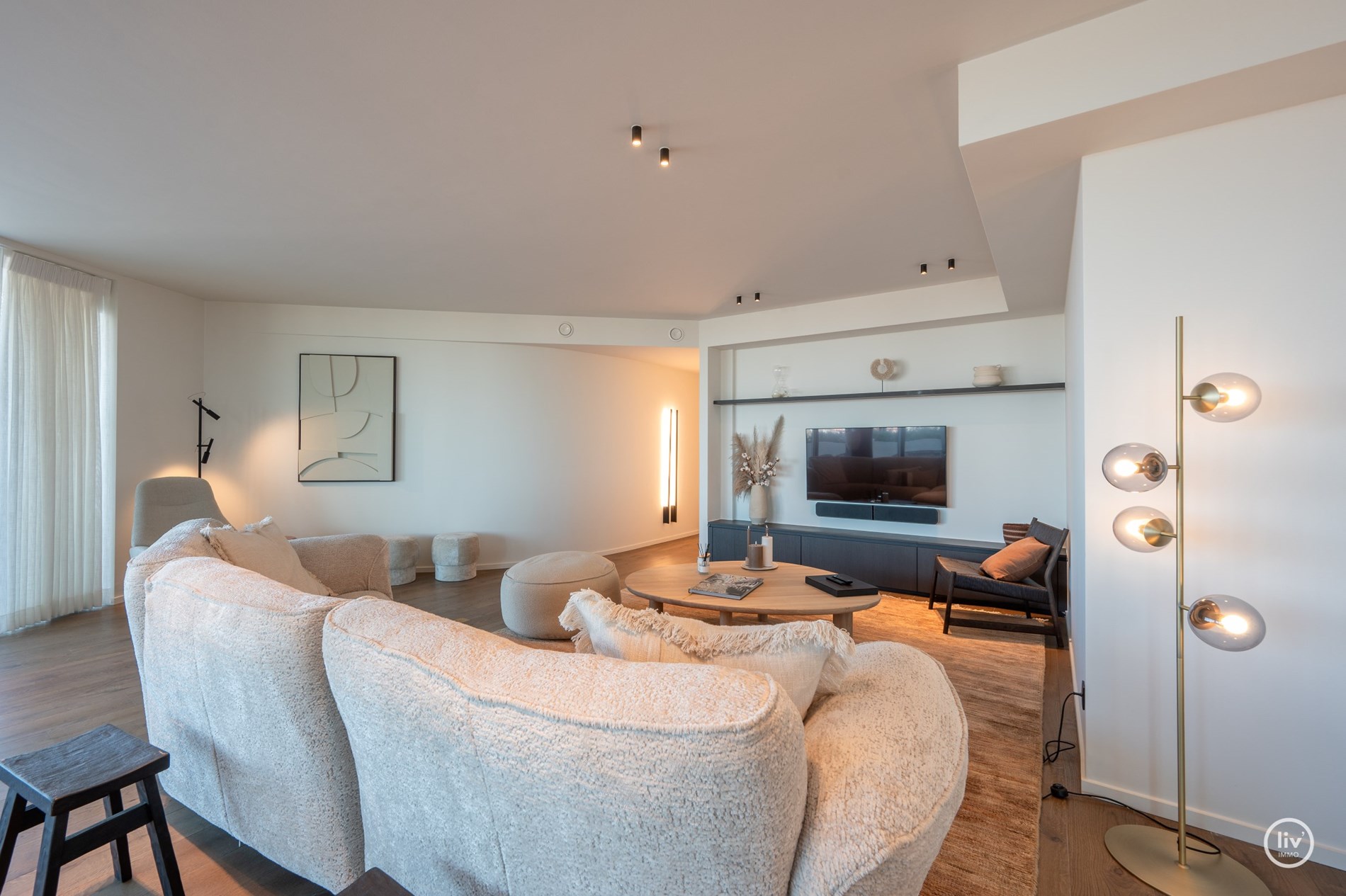 Luxueus , dubbel appartement (208 m2) met magnifieke zichten gelegen in residentie &#39;the tower&#39; in Duinenwater. 