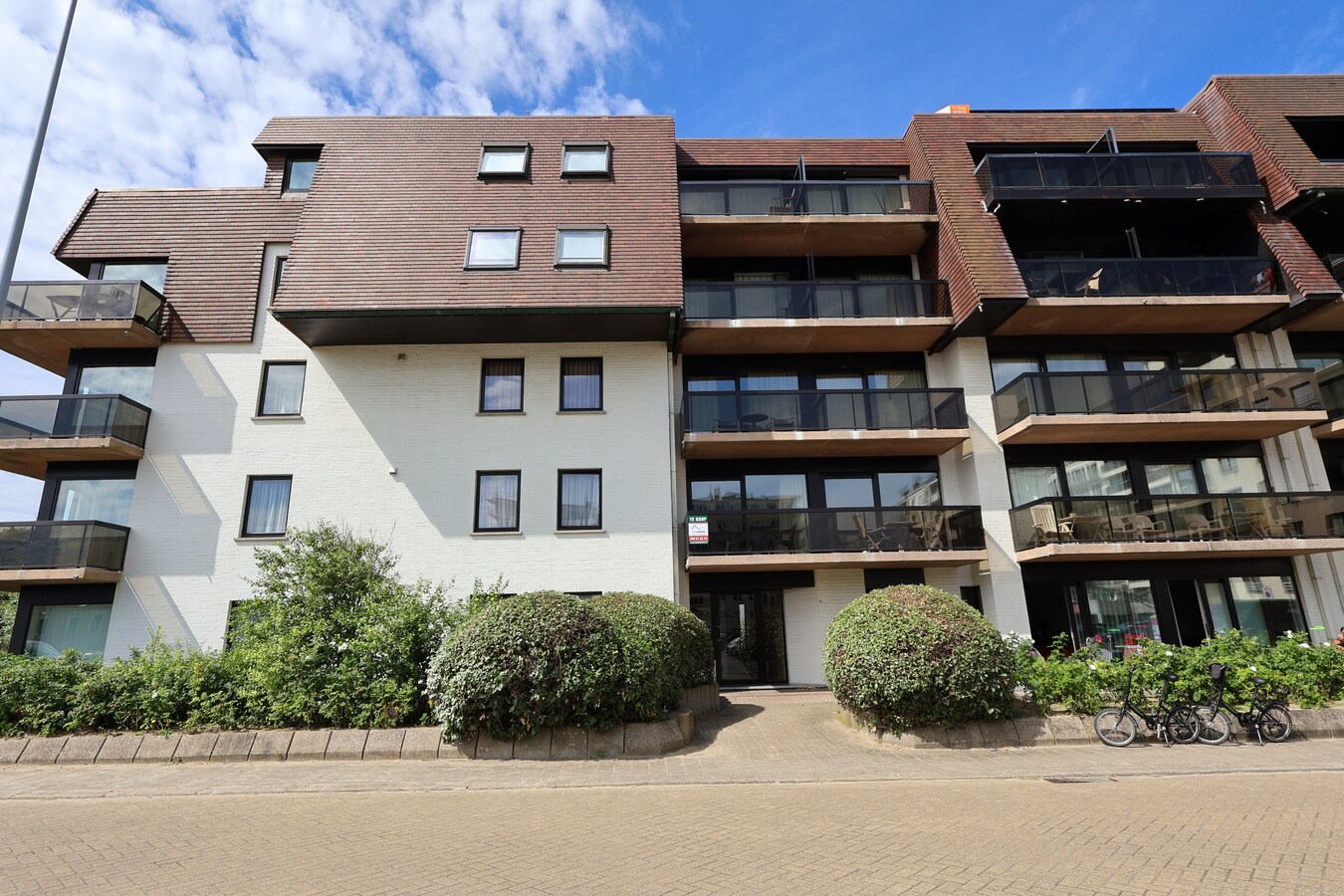 Ruim appartement met 2 slaapkamers en zijdelings zeezicht 