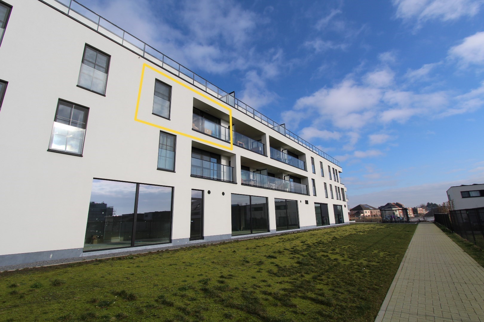 Modern 1-slaapkamer appartement met terras en ondergrondse staanplaats 