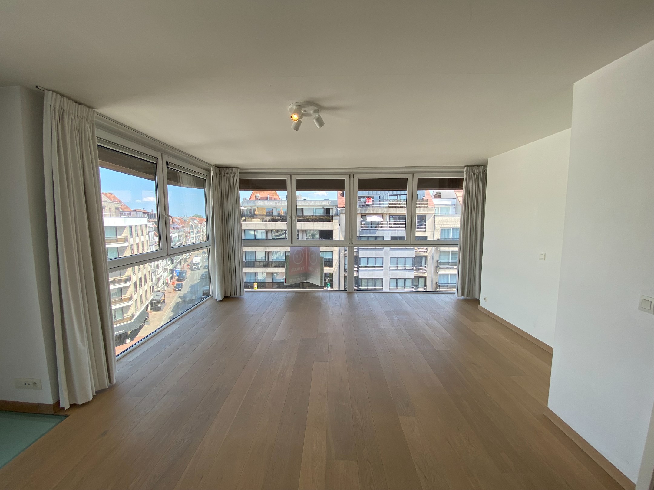 NON MEUBL&#201; - Appartement en duplex au centre de Knokke-Heist avec 2 chambres &#224; coucher 