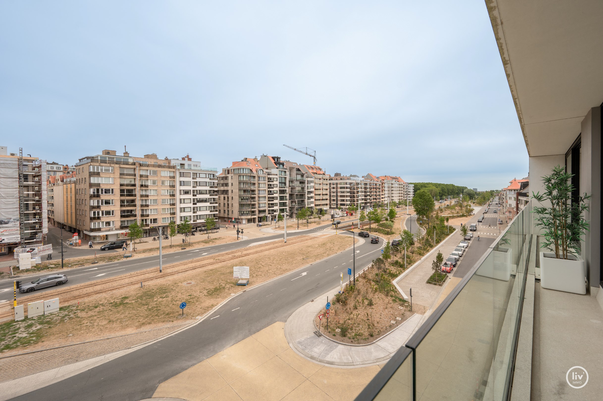 Dit prachtige appartement met panoramisch uitzicht is gelegen in Heist-aan-Zee en is gebouwd in het jaar 2020 op wandelafstand van de Zeedijk-Albertstrand (SALT-project) . 