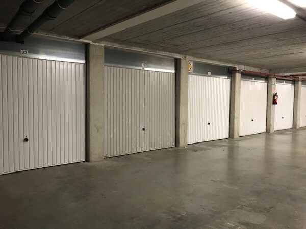 Verhuurd Garage box te Izegem