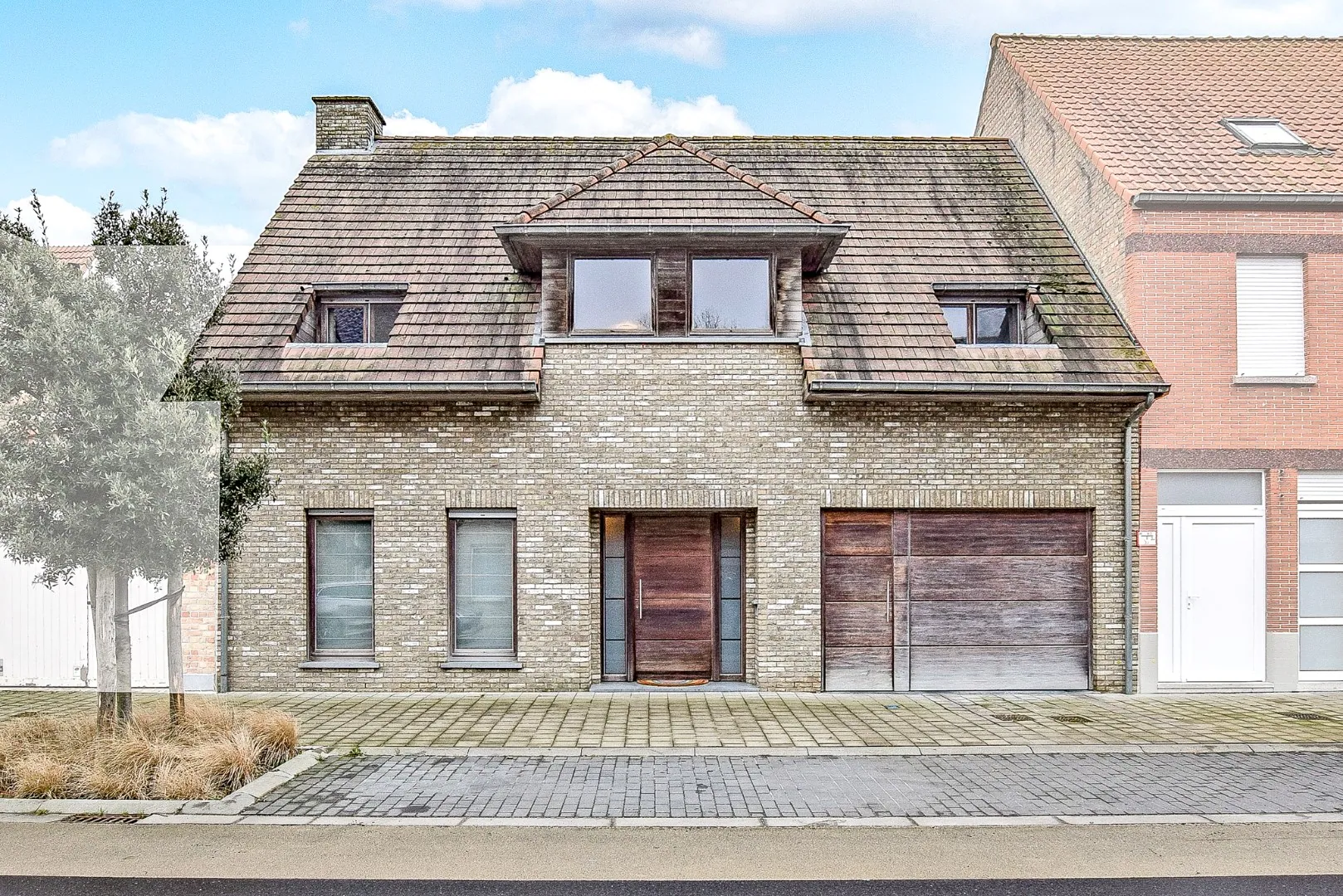 Ruime energiezuinige instapklare woning op maar liefst 2043m² te Diksmuide!