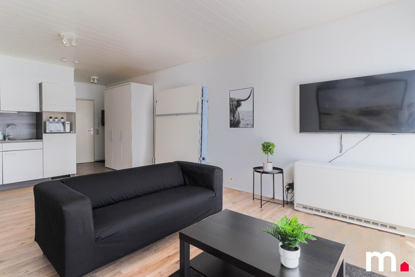 Instapklare bemeubelde Loft studio te huur nabij de Leie in Kortrijk! 