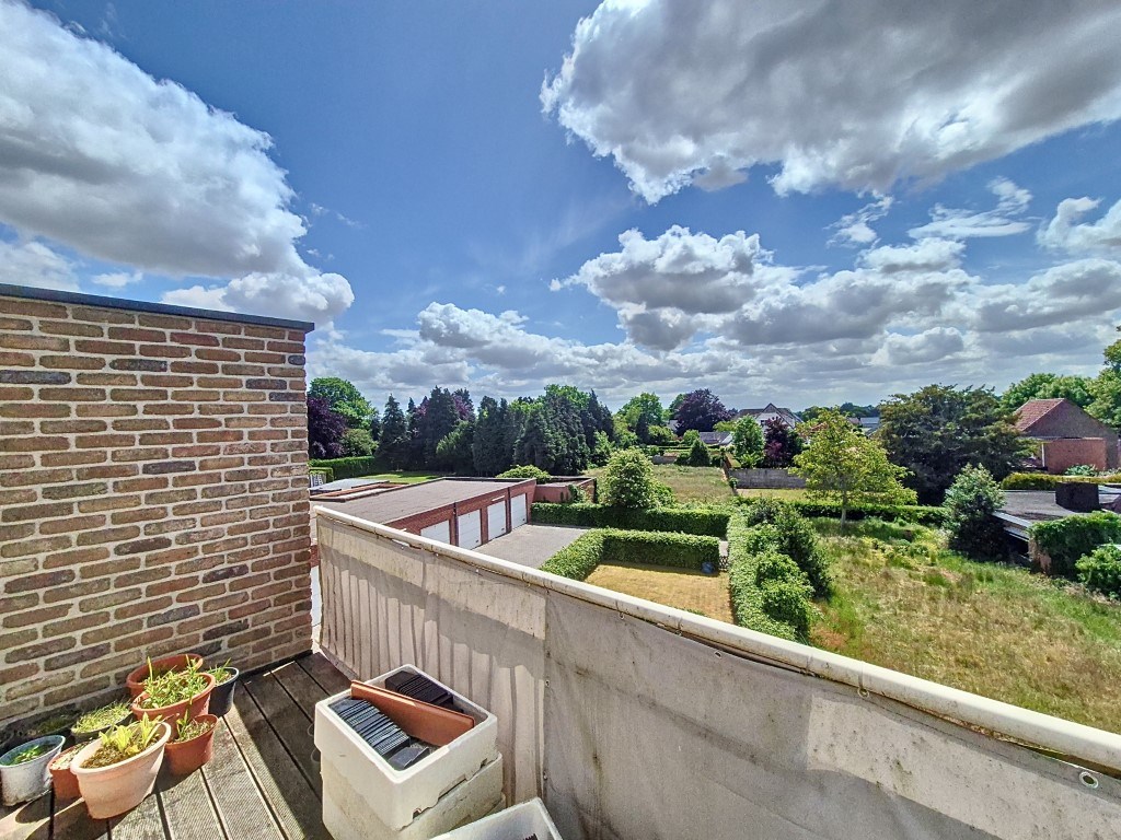 Dakappartement met 2 slpks en garage 