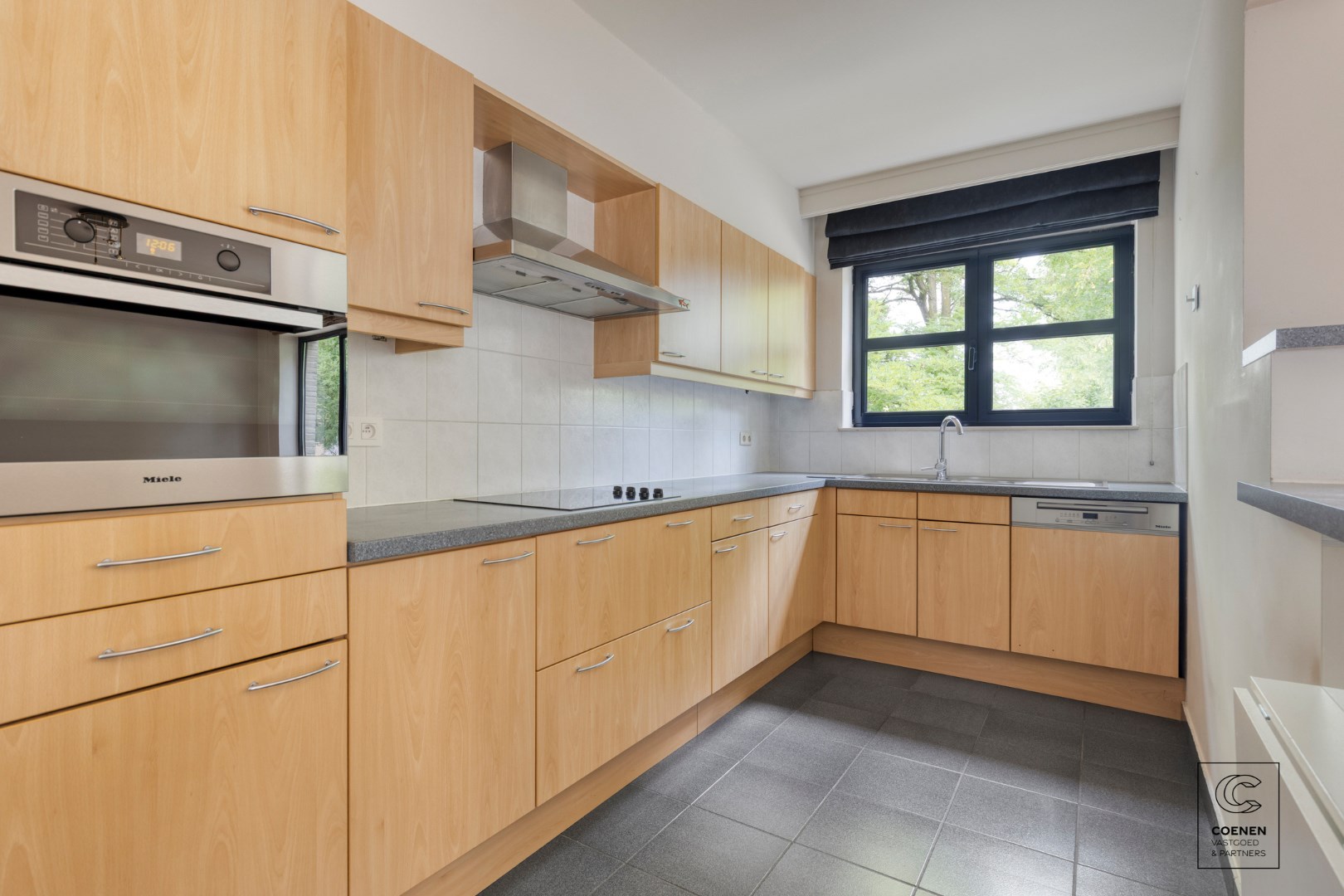 Prachtig appartement van 115 m&#178; met 3 slaapkamers op een uitstekende locatie te Brasschaat! 