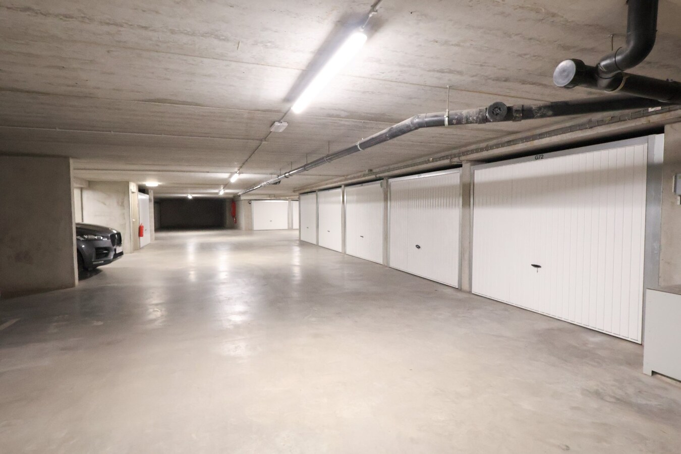 Ruime garagebox in centrum Oostuinkerke-Bad te huur op jaarbasis! 
