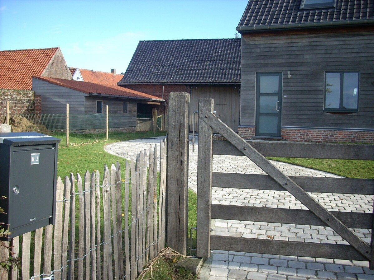 VERLAAGDE PRIJS: Rustig gelegen landhuis te koop te Sleidinge 