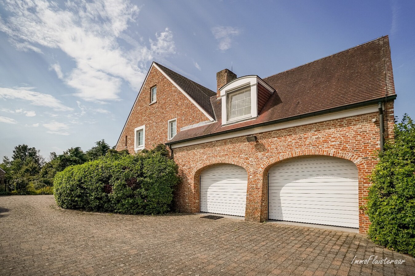 Royale, luxueuze villa met bijgebouwen op ruim 1 ha te Arendonk 