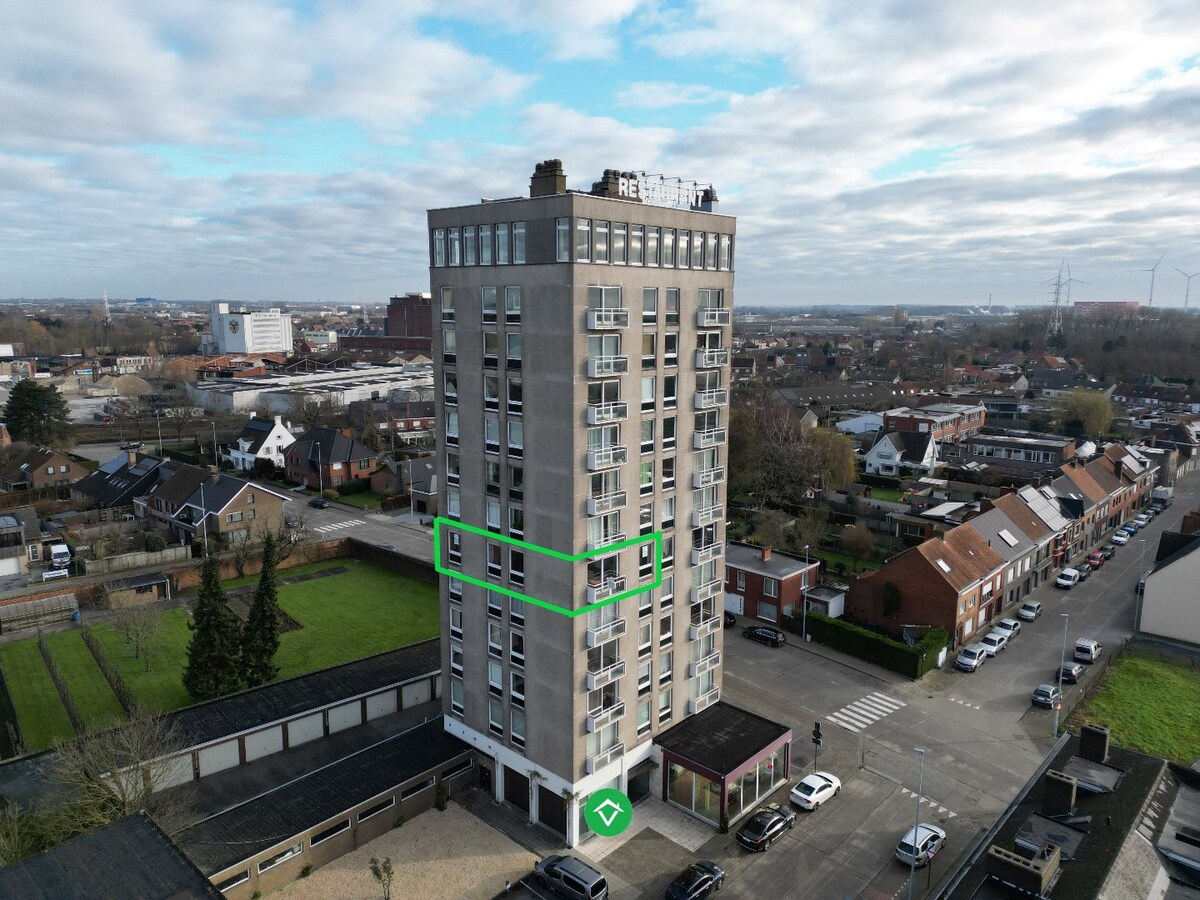 Lichtrijk appartement met twee slaapkamers en garage op een centrale ligging te Roeselare 