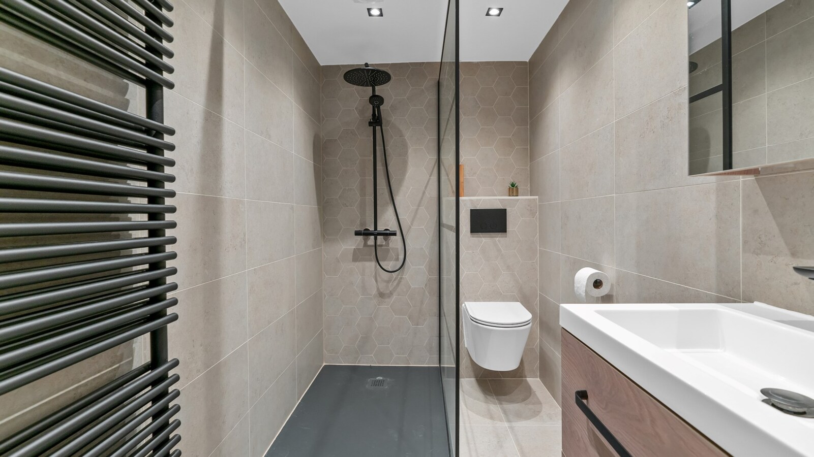 EZEMAAL - instapklare woning 5 slks 