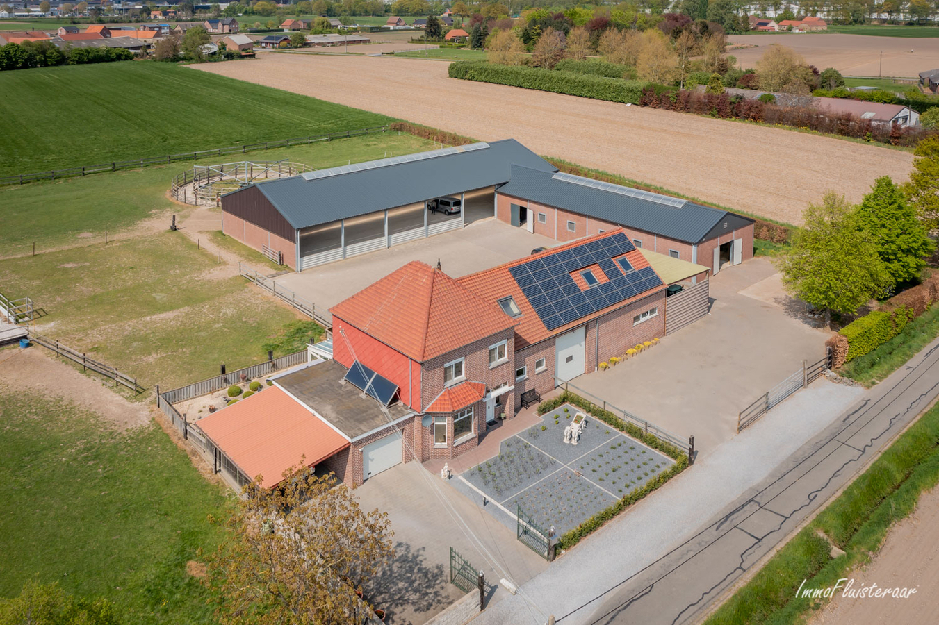 Hippische accommodatie te Bree op ca. 3,6ha 