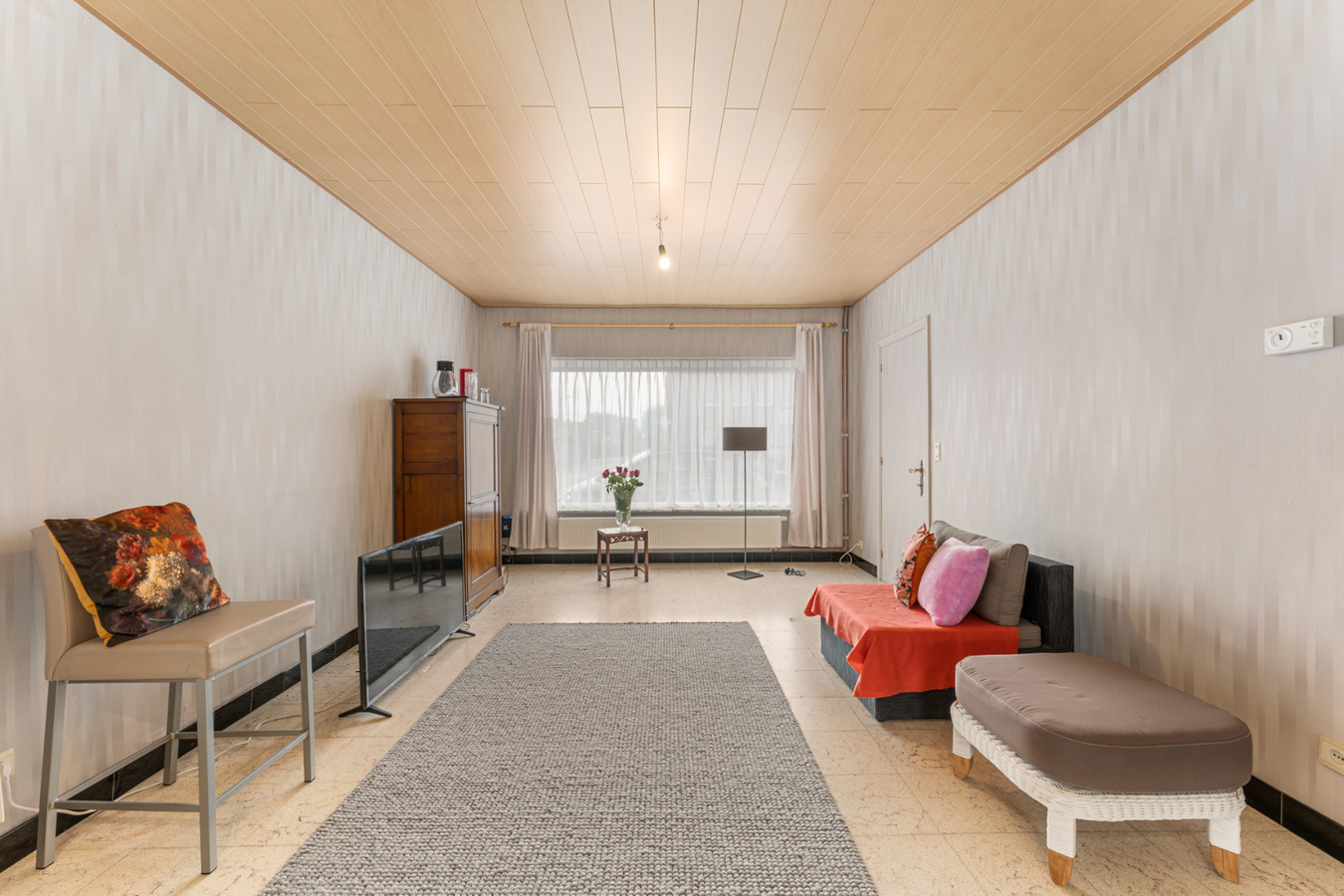 Half-open bebouwing met 4 slaapkamers en garage te centrum Ledegem 