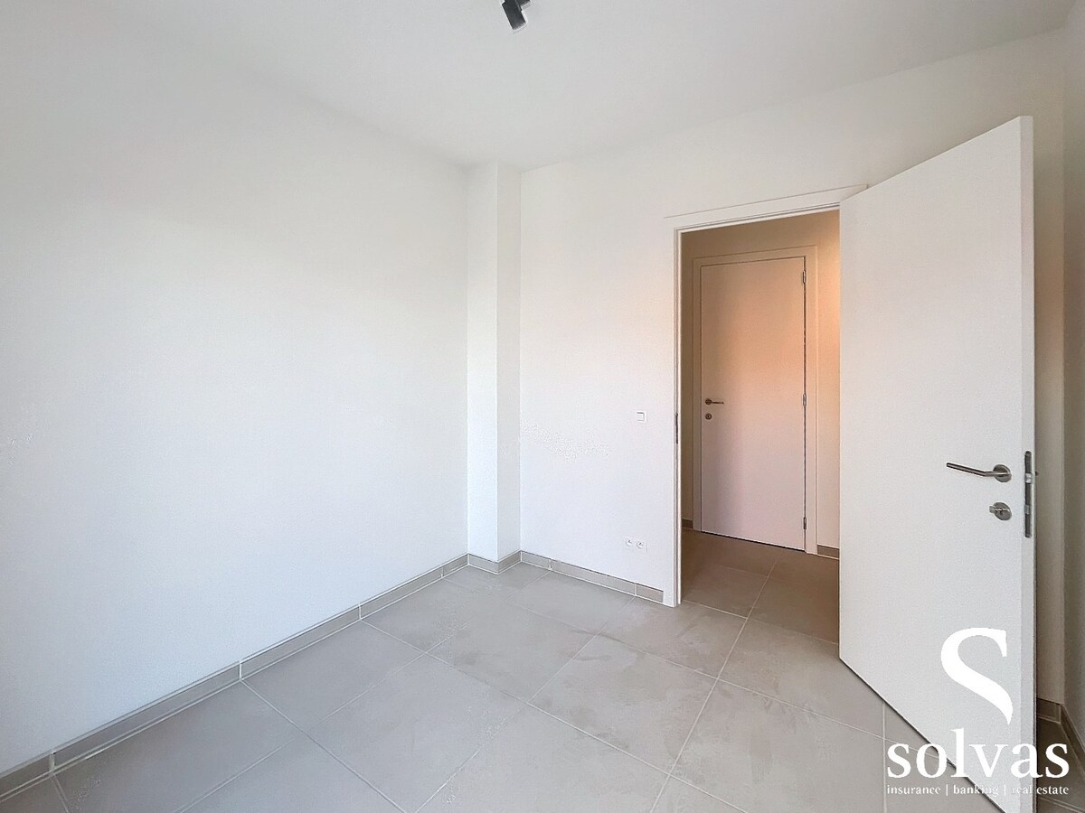 Nieuw appartement met 2 slaapkamers in Aalter, standaard afwerking, bouwjaar 2022, 95.82m&#178; bewoonbare oppervlakte, 1 badkamer 