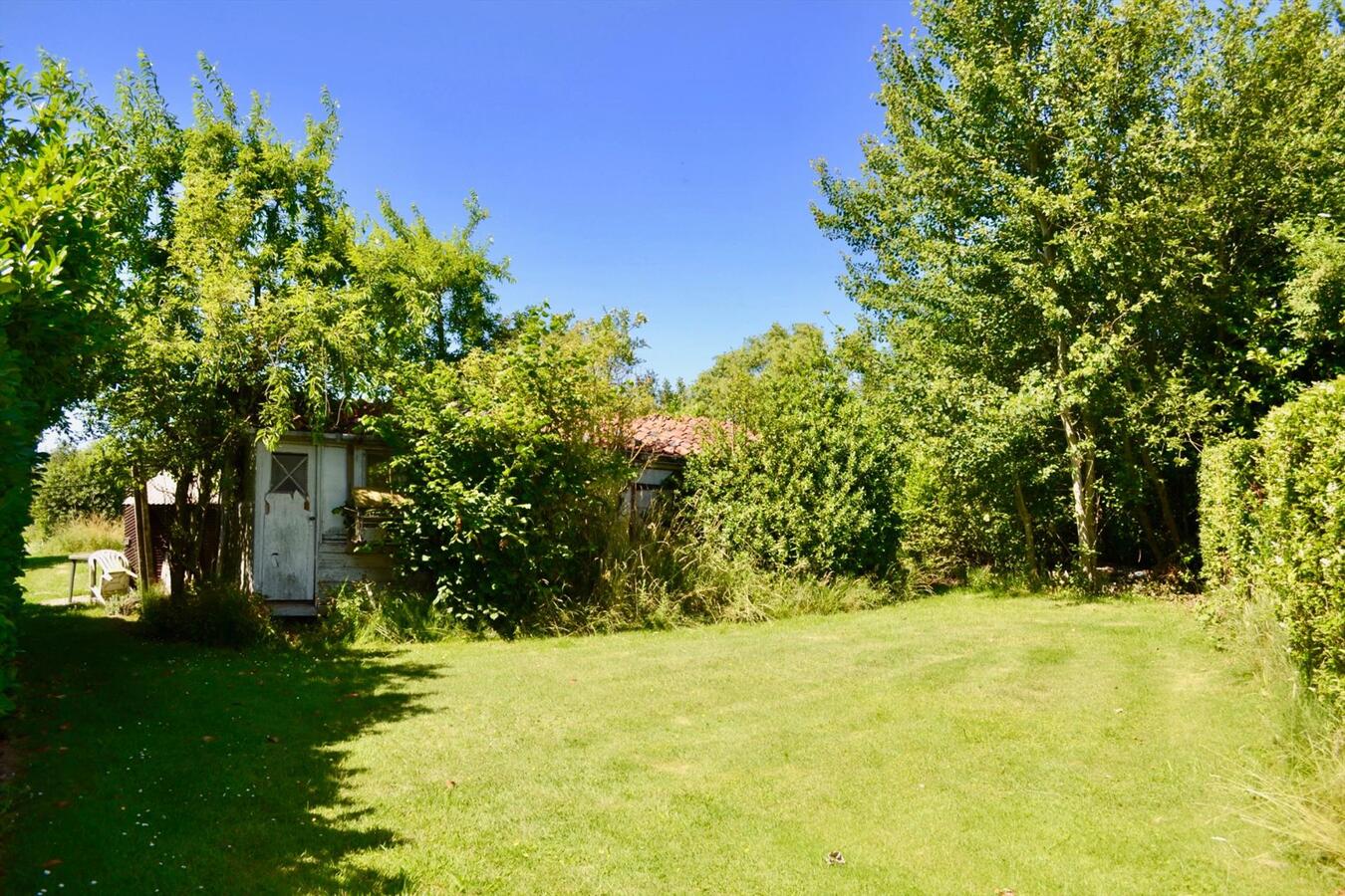 Leuke &#233;&#233;ngezinswoning met kleine schuur/paardenaccomodatie te Temse op ca. 4.549 m&#178; 