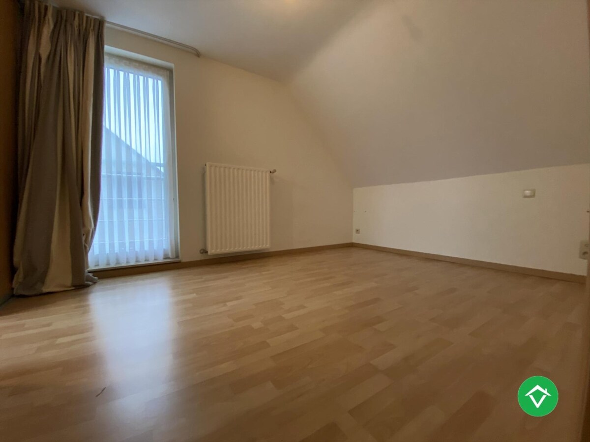 Alleenstaande woning met 3 slaapkamers en garage te Eernegem 