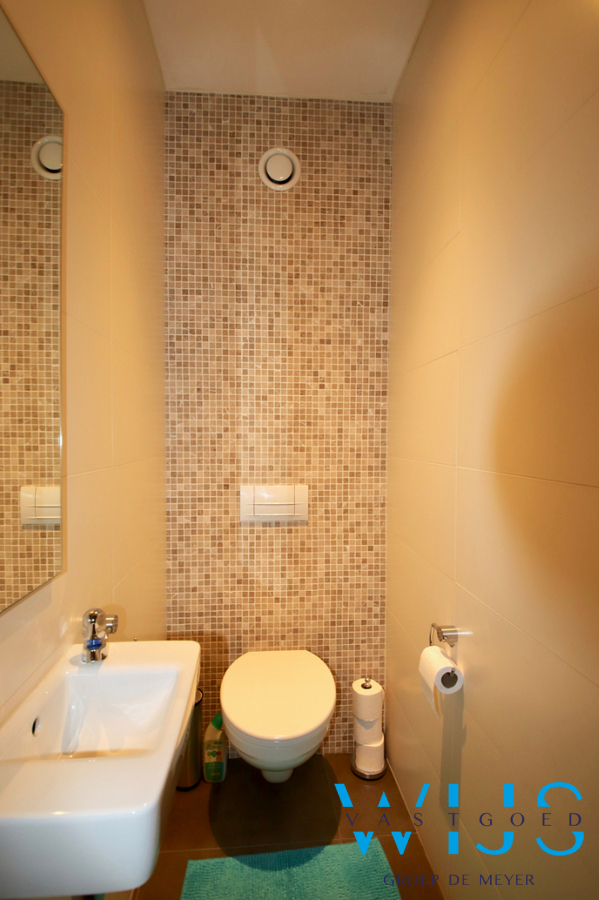 Instapklaar &#233;&#233;nslaapkamer appartement MET staanplaats te Evergem/Rieme ! 