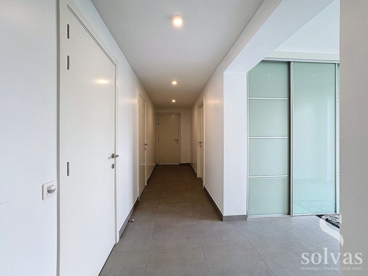 Gelijkvloers appartement met 3 slaapkamers 