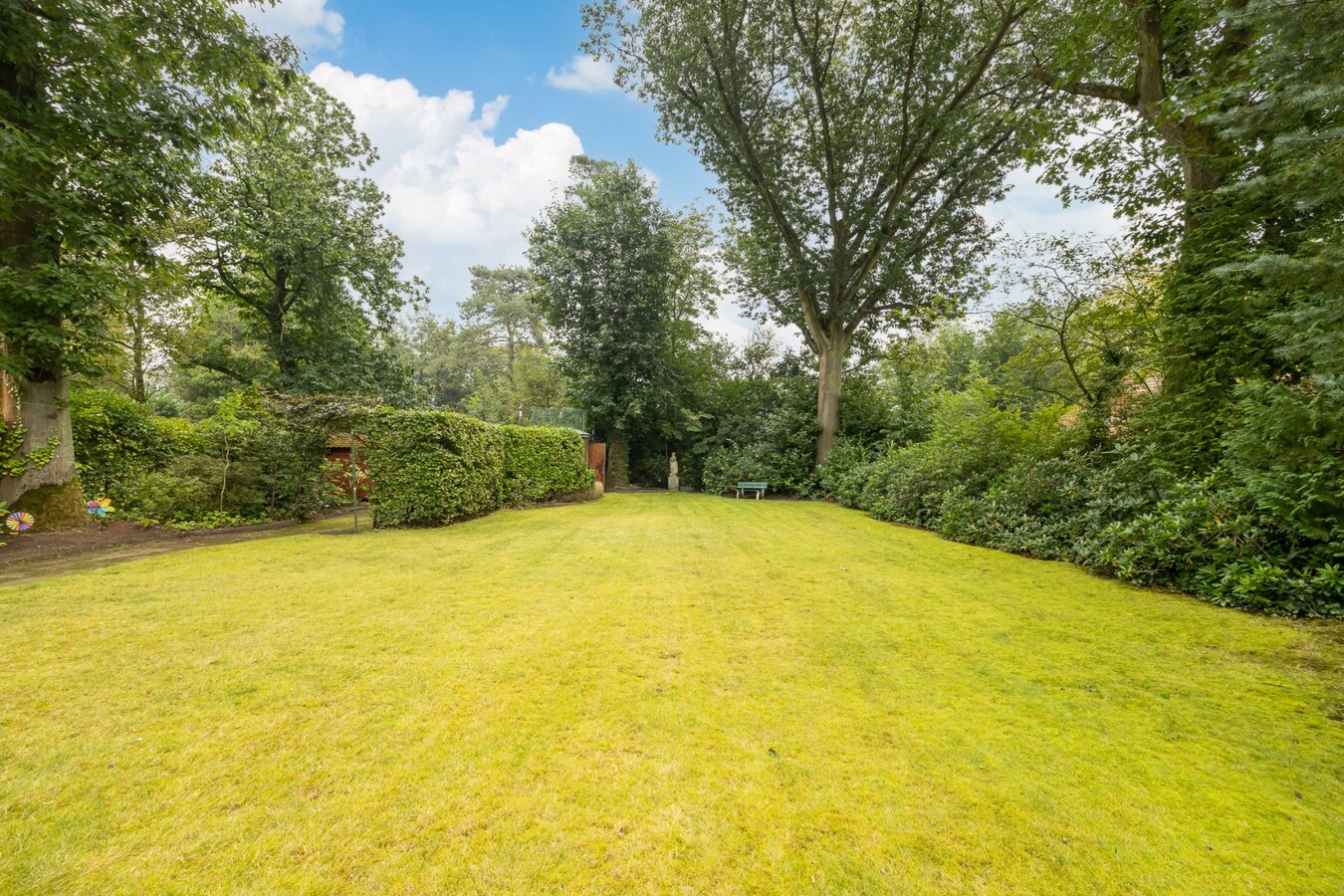 Karaktervolle villa op een perceel van  1.779 m&#178; te Schilde op wandelafstand van het centrum 