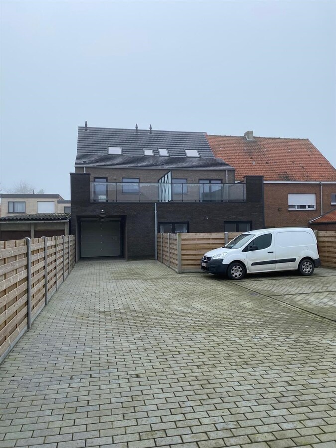 Duplex nieuwbouwappartement met 2 slaapkamers en groot terras te Torhout 