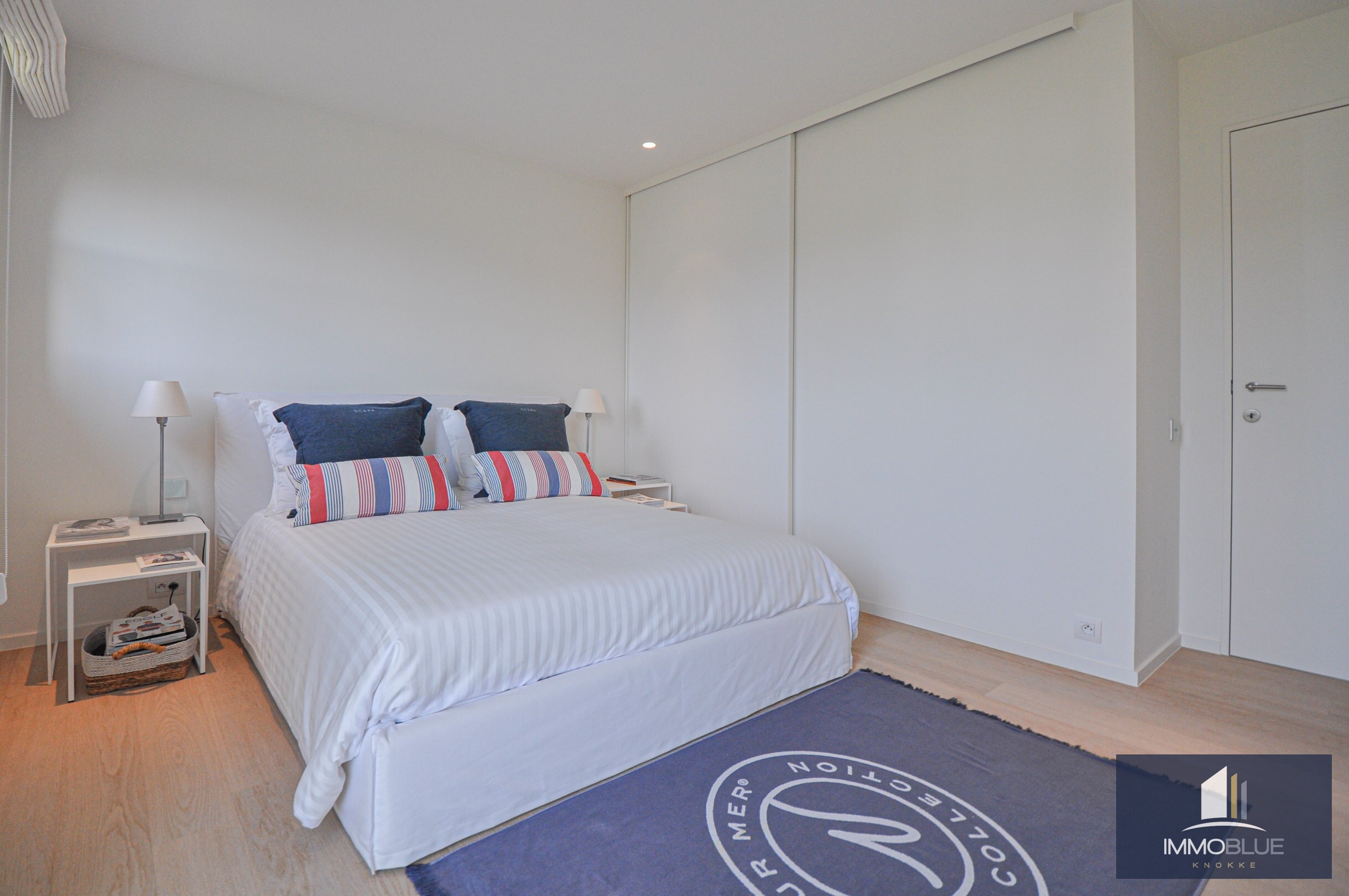 Subliem hoekappartement met ruime terrassen gelegen in het prestigieuze domein Tennis Garden. 