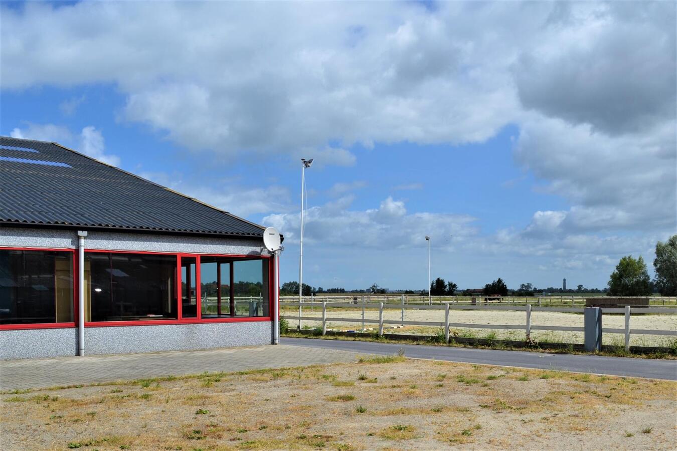 Hippisch complex op ca. 4ha te Diksmuide 