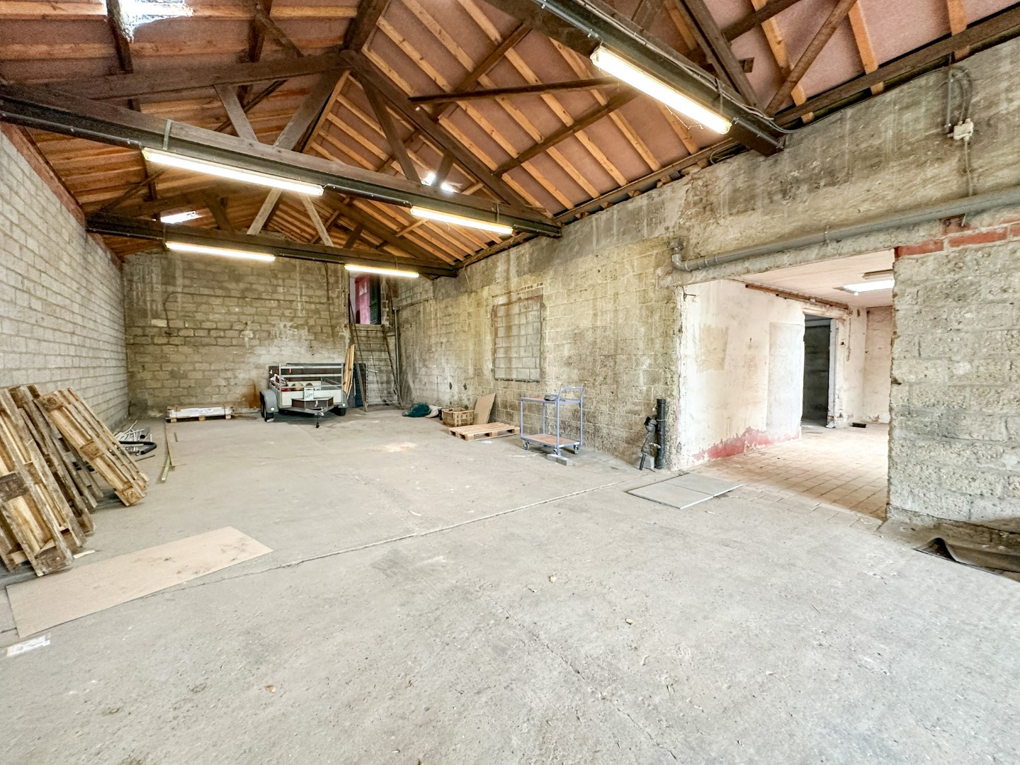 Opslagruimte/loods (465 m&#178;), Zedelgem 