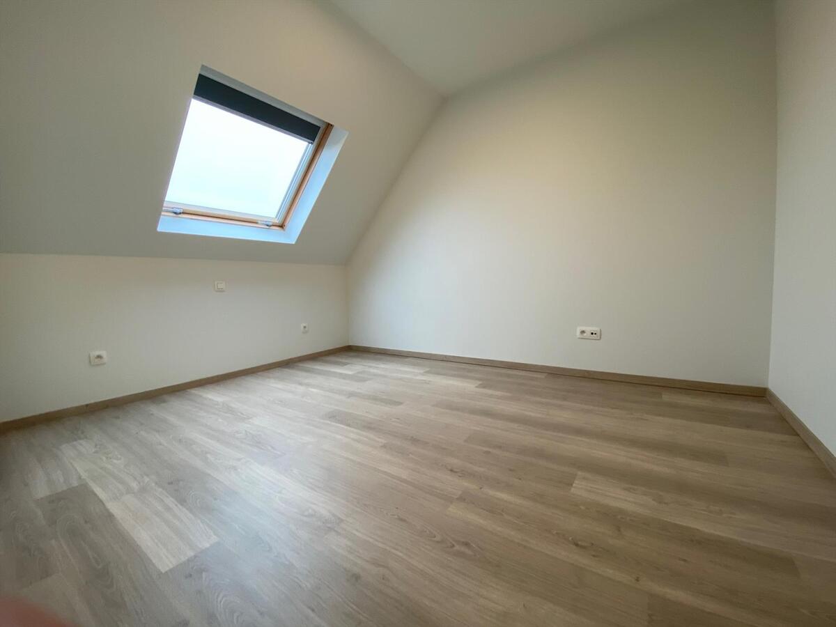 Duplex nieuwbouwappartement met 2 slaapkamers en groot terras te Torhout 