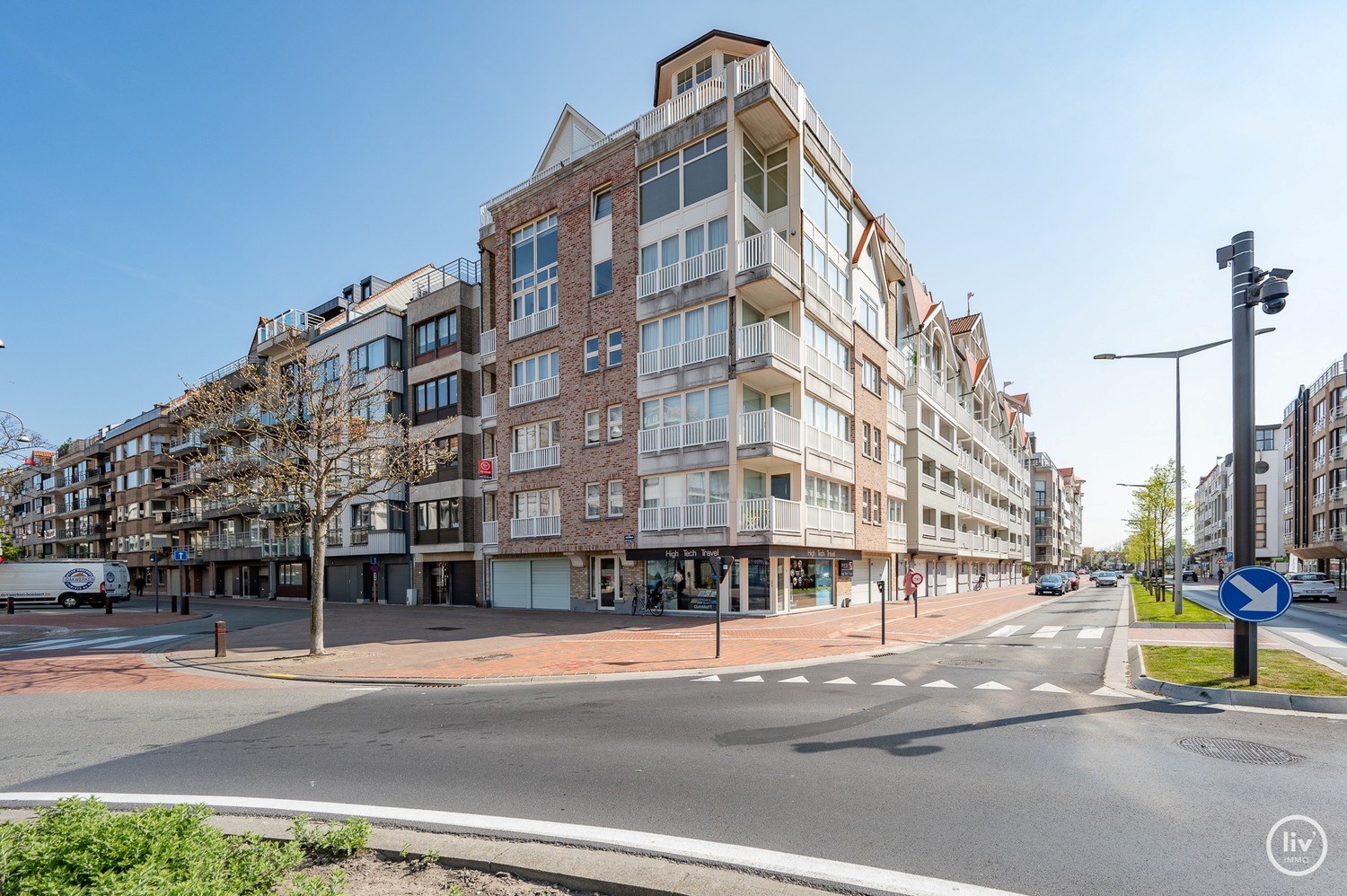 Meubl&#233; - Appartement tr&#232;s bien am&#233;nag&#233; et id&#233;alement situ&#233;, avec une vue d&#233;gag&#233;e sur la place Abraham Hans. 