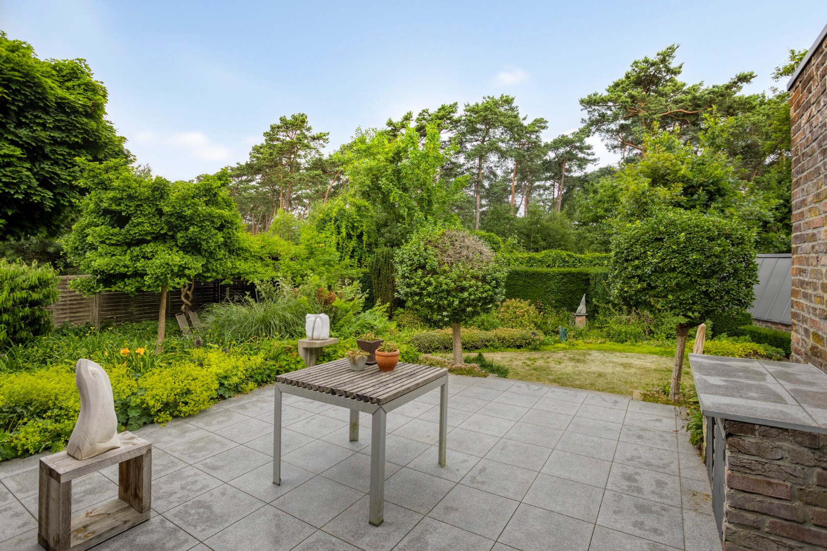 Uitzonderlijke gelijkvloerse villa met 4 slpk. in de groene Europawijk – Mol 