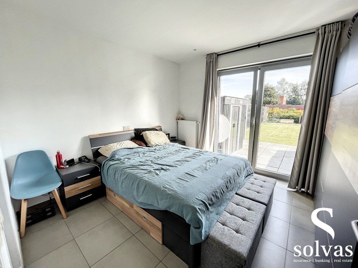 Modern appartement met ruime tuin, en 2 slaapkamers in centrum Aalter 