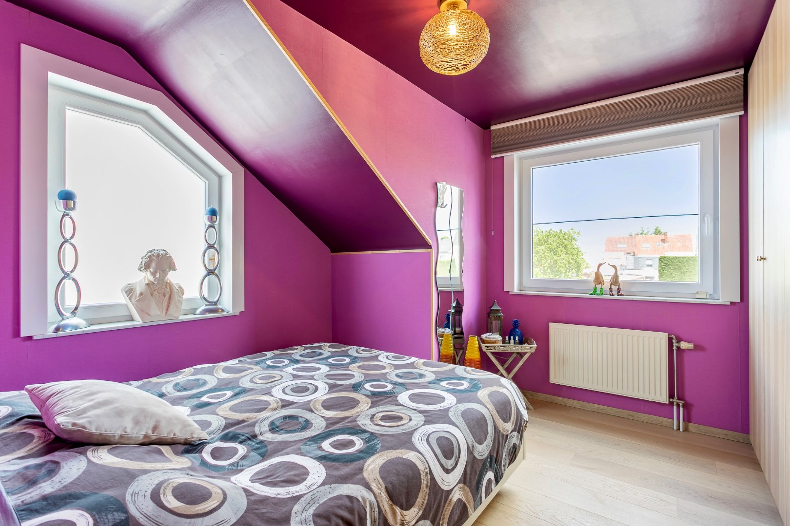 Rustig gelegen, energiezuinige woning op +/- 7a te Buizingen. 
