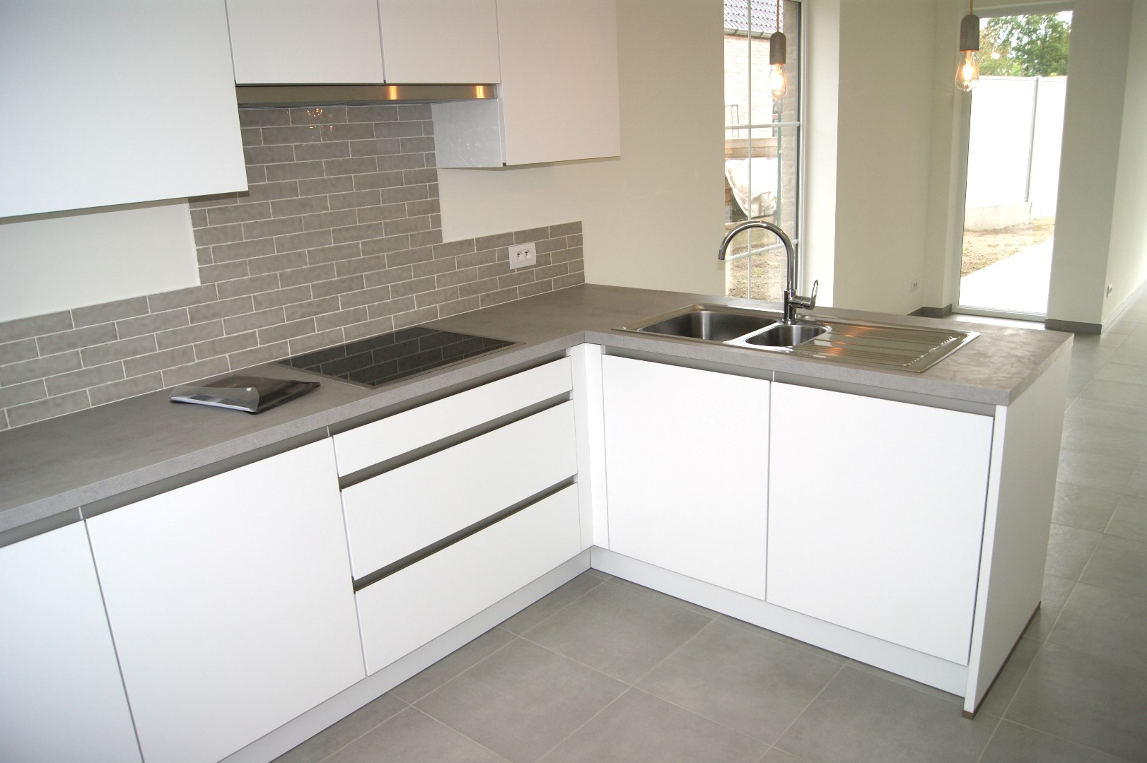 Perfect uitgeruste energiezuinige woning met 4 slpk, tuin en garage, Torhout 