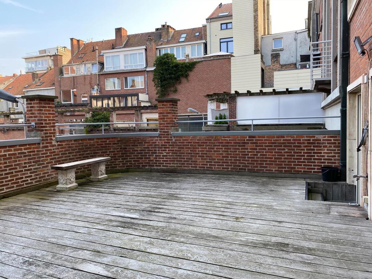 Appartement met 1 slaapkamer en ruim terras in het centrum van Oostende 