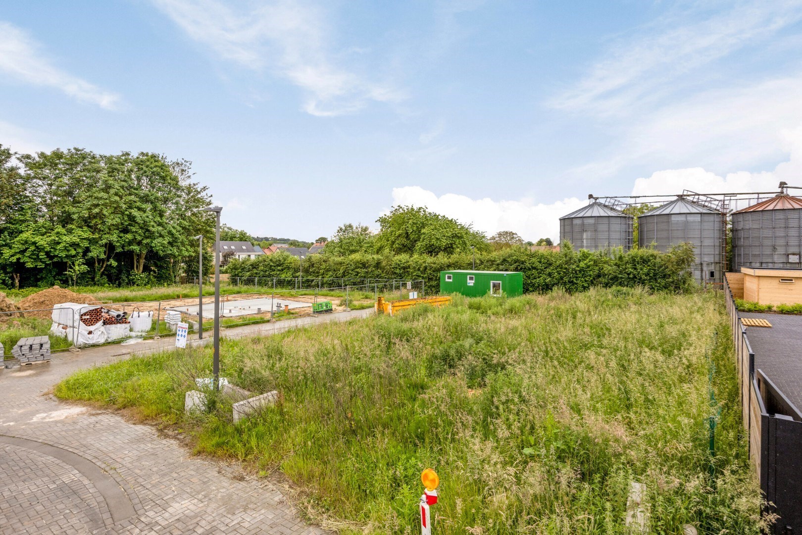 Bouwgrond voor open bebouwing, zuid-west geori&#235;nteerd 