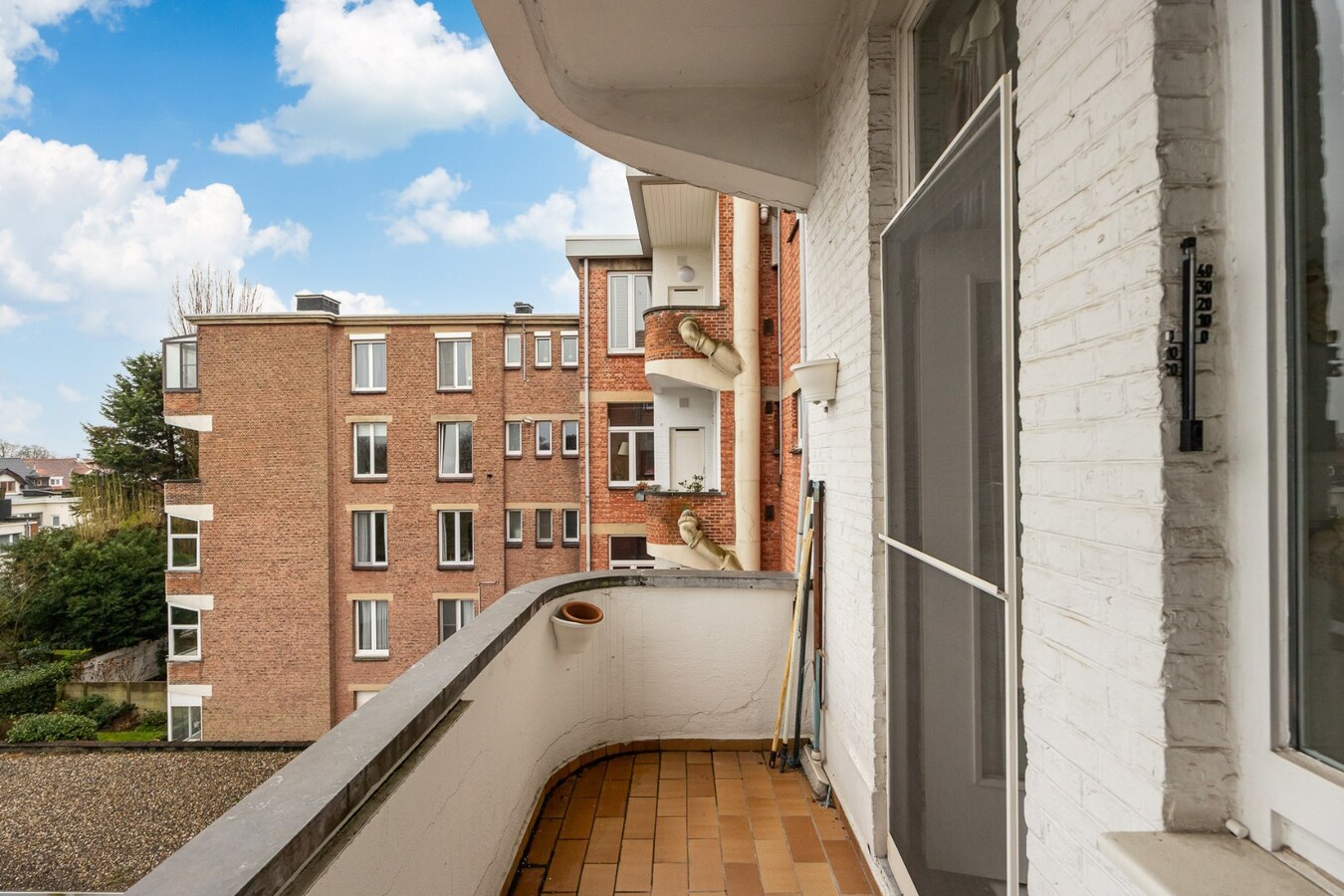 Ruim appartement met terras, garage en 3 slaapkamers in parkwijk Den Brandt 