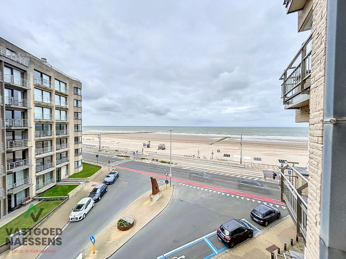 Appartement pr&#234;t &#224; emm&#233;nager avec 2 chambres et vue lat&#233;rale sur la mer. 