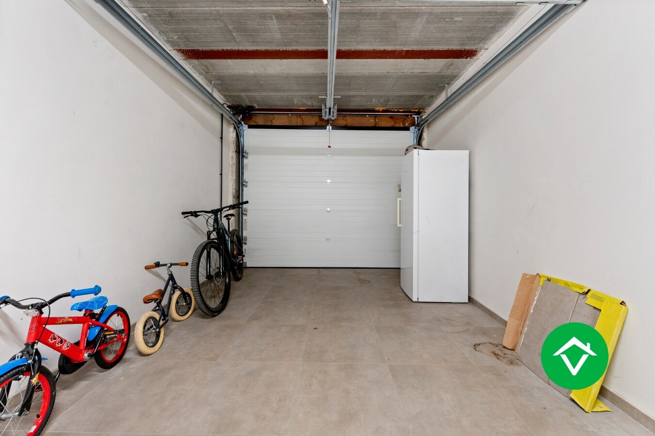 Gelijkvloers appartement met garage te Leke 