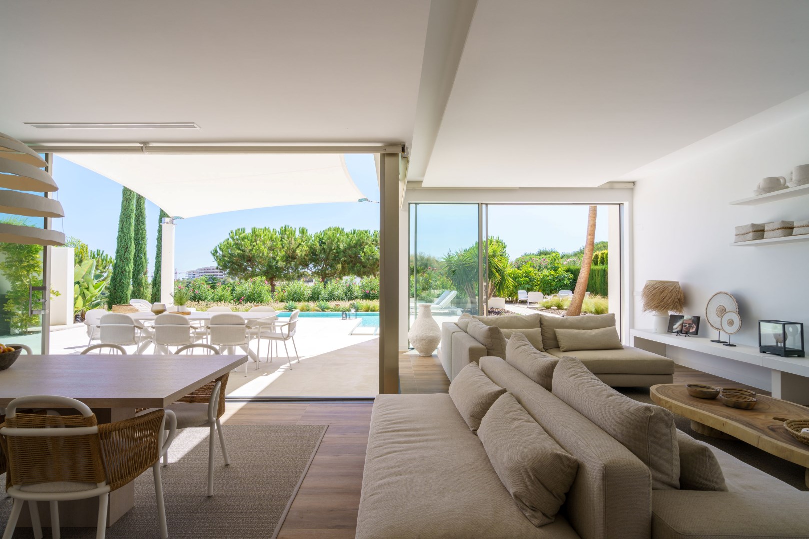 Luxe villa met 5 slaapkamers op Las Colinas Golf &amp; Country Club 